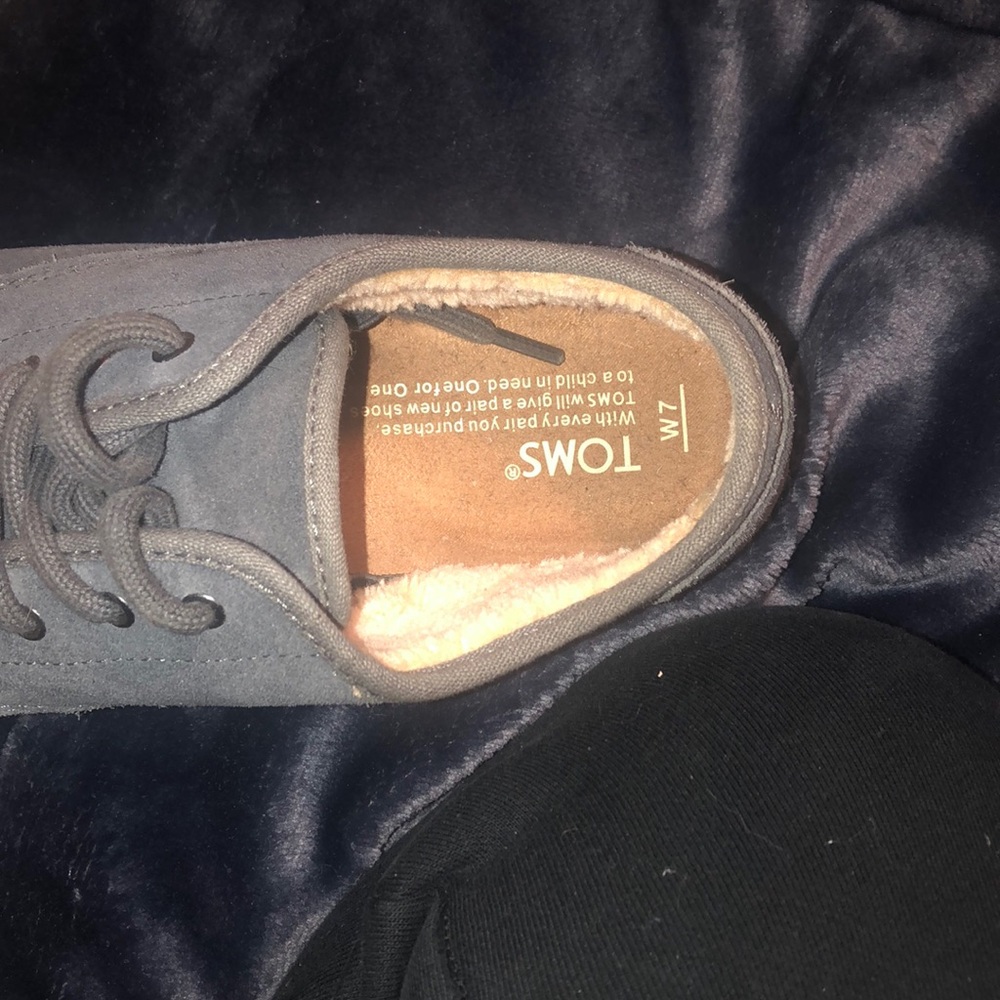 Shoes - Picture 2 of 3
